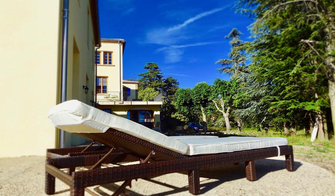 Chateau Ferrassieres Exterior photo