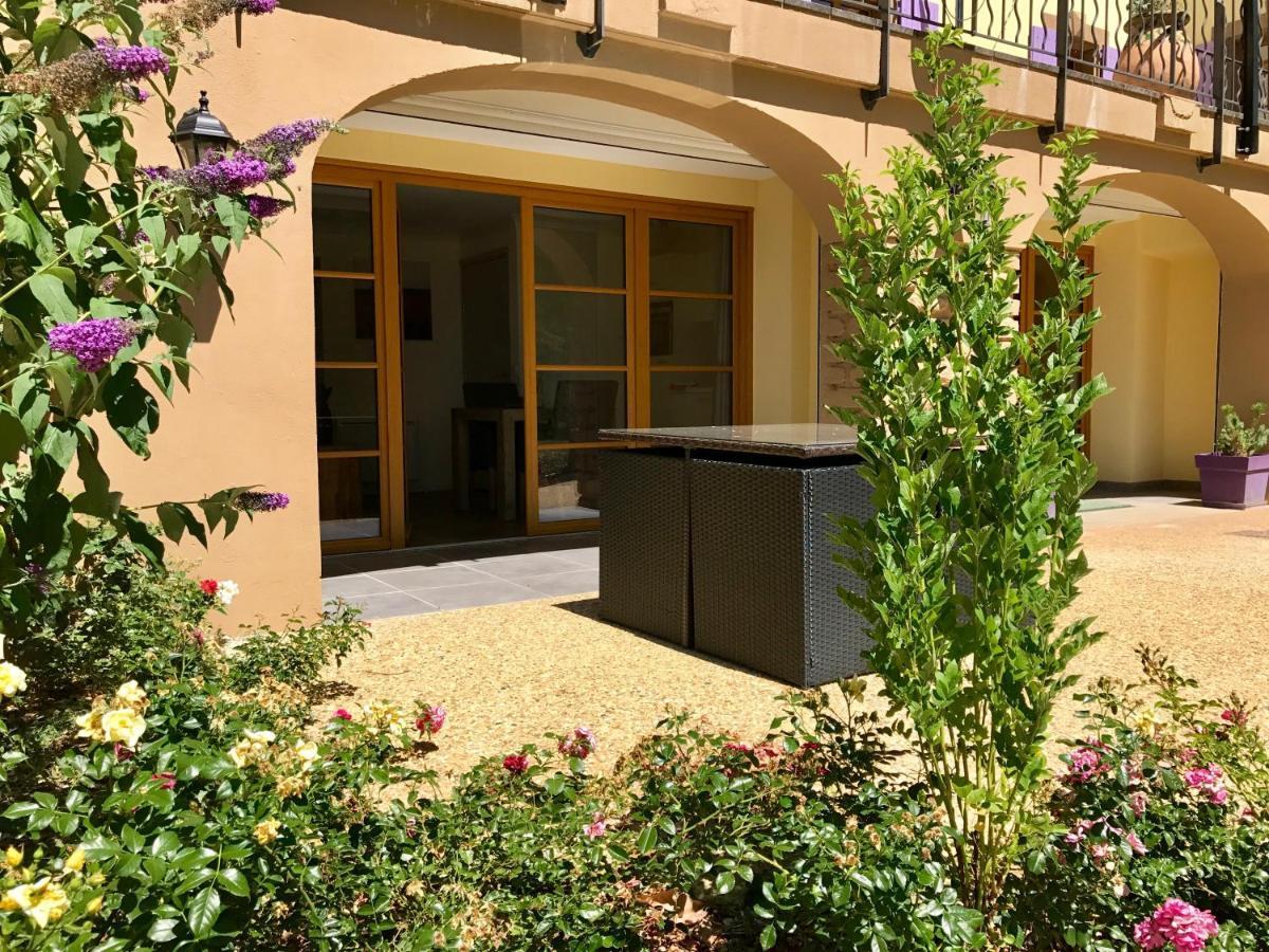 Chateau Ferrassieres Exterior photo